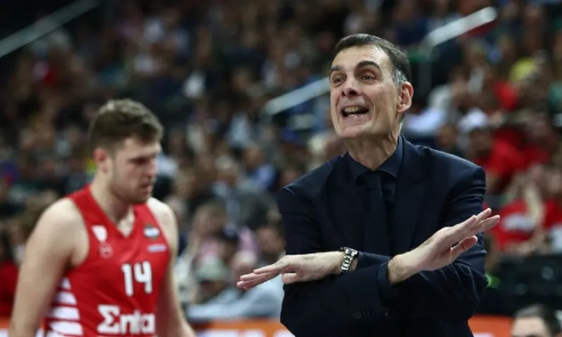 Ολυμπιακός: Αυτά είπε ο Μπαρτζώκας στους παίκτες στο ημίχρονο με τη Μονακό
