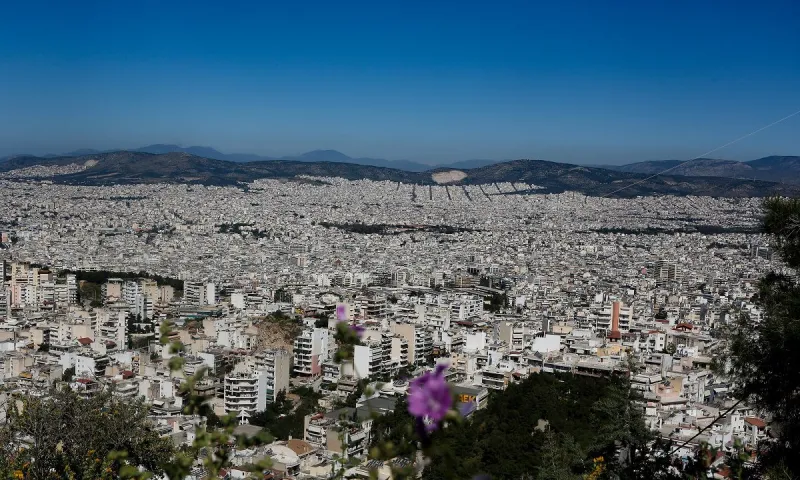 Καιρός: Αίθριος στις περισσότερες περιοχές την Τρίτη (6/6) - Πού θα έχει συννεφιά
