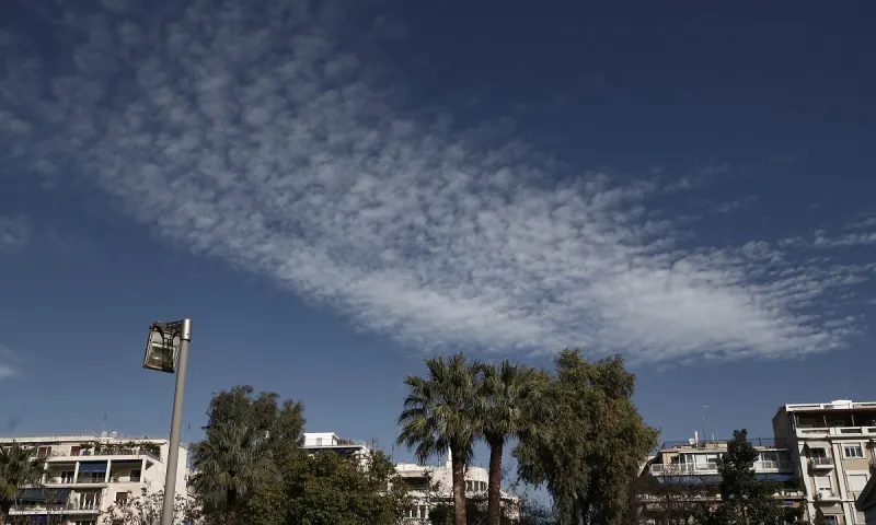 Καιρός: Τραβάει την ανηφόρα ο υδράργυρος το Σάββατο (29/7) – Ισχυροί άνεμοι στο Αιγαίο