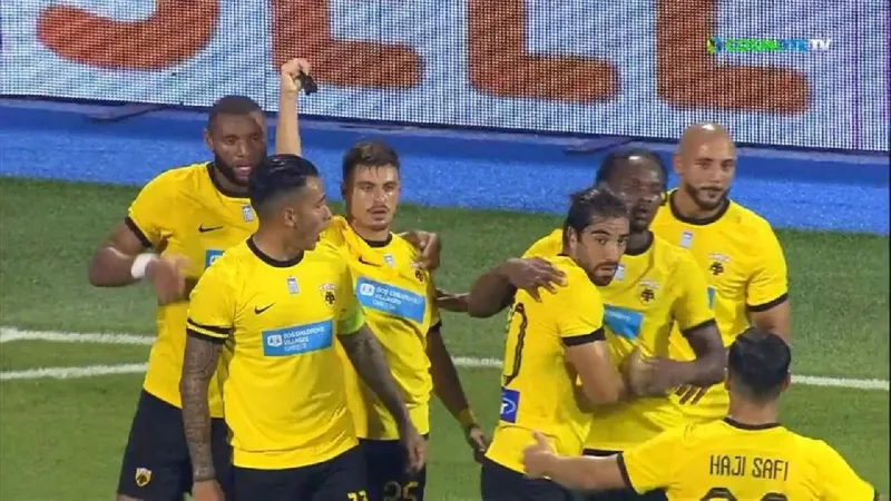 Το φοβερό γκολ του Γαλανόπουλου για το 2-1 της ΑΕΚ και ο ανατριχιαστικός πανηγυρισμός για τον Μιχάλη (vid)