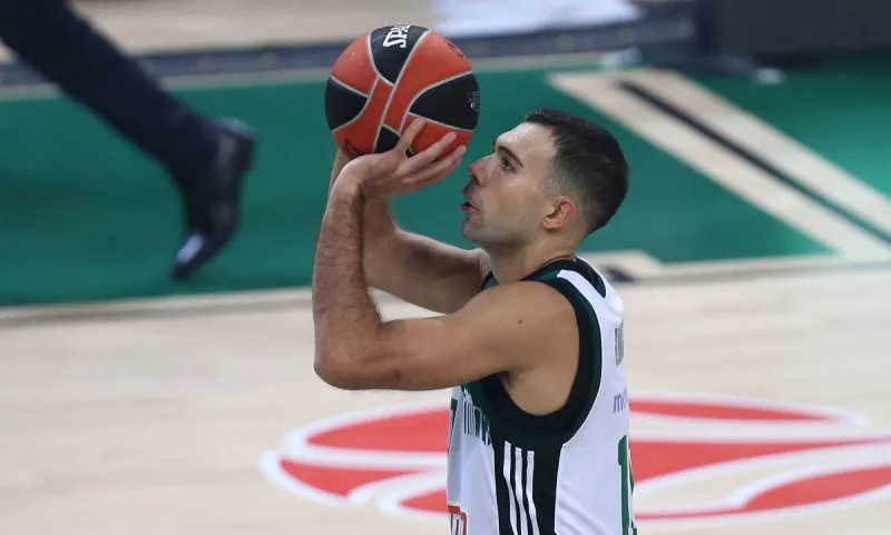 Κώστας Σλούκας: Τέσσερα χρόνια μετά η -πικρή- ιστορία επαναλαμβάνεται (vid)