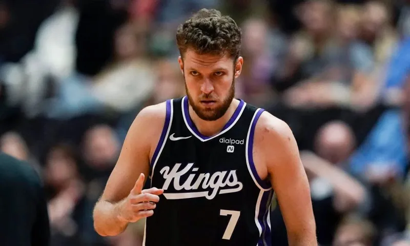 NBA Αποτελέσματα: Υποκλίθηκαν στους Κινγκς οι Λέικερς – Εξαιρετικός ο Σάσα Βεζένκοφ!