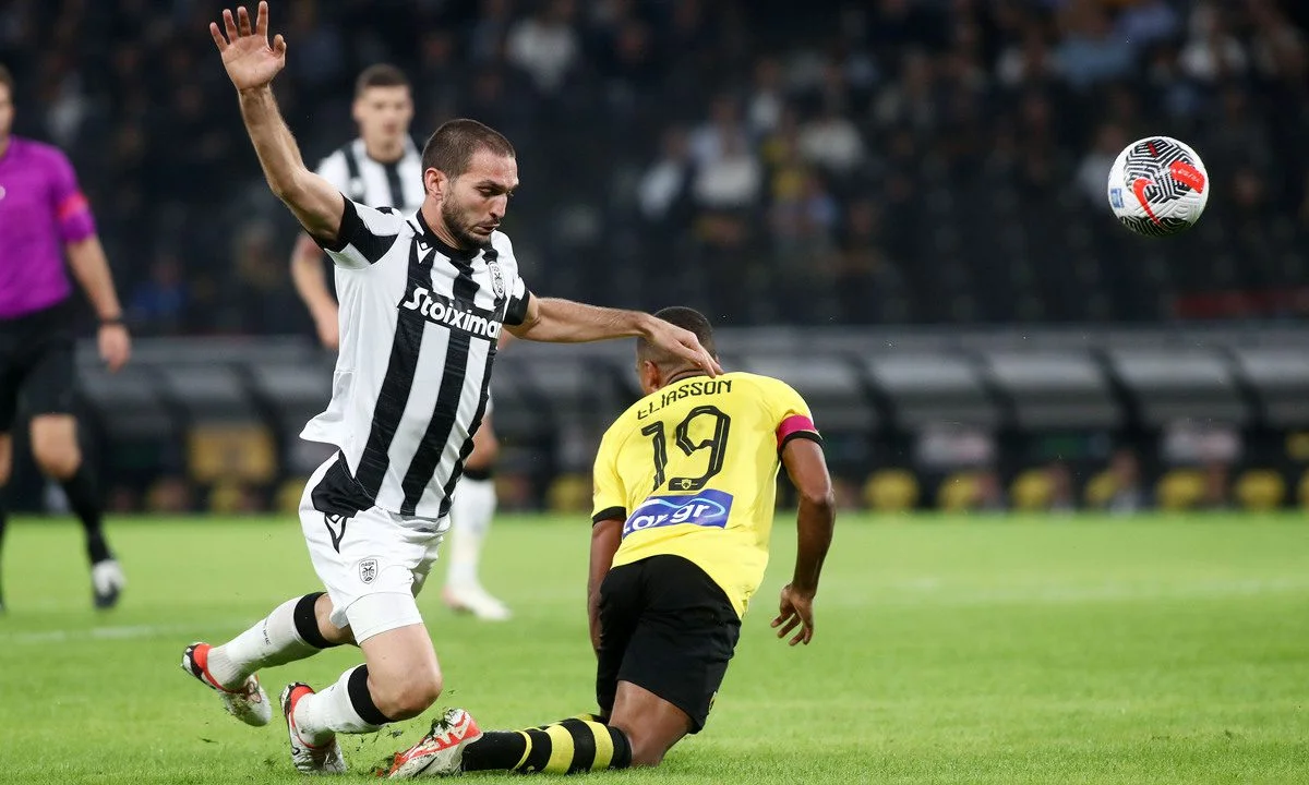 Διαιτησία: Πριν το 2-0 η ΑΕΚ ζήτησε πέναλτι κοντρα στον ΠΑΟΚ, σε μαρκάρισμα στον Ελίασον, αλλά ο Μπρίχ δεν είδε παράβαση.