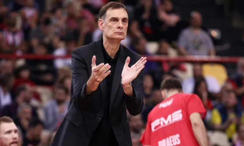 Ολυμπιακός: Κόουτς, δεν μπορεί να μην το βλέπεις…