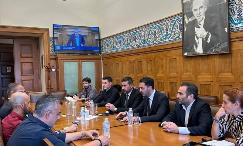 «Σε σταδιακή κατάρρευση ο Ελληνικός Ιππόδρομος στο Μαρκόπουλο Αττικής»