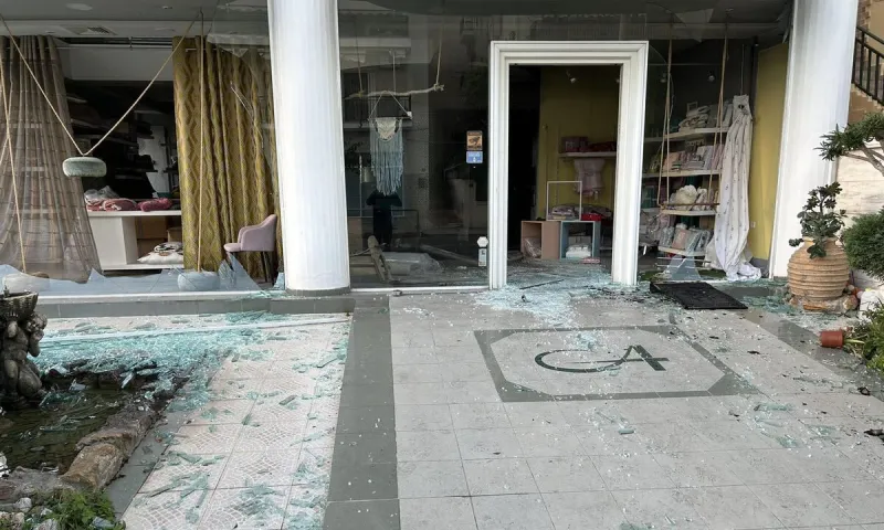 Διαιτησία: Καίγονται σπίτια διαιτητών και ο Φρόιντφελντ είναι στην Σουηδία και στολίζει δέντρο!