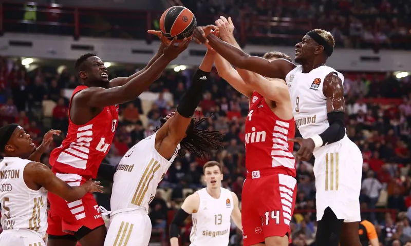 Ολυμπιακός - Μπάγερν live streaming (8/12)