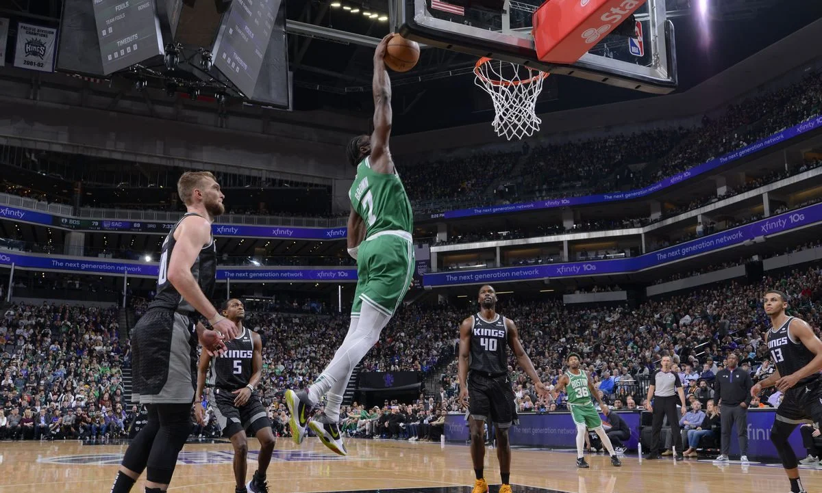 NBA Αποτελέσματα: Με το επιβλητικό 144-119 πέρασαν από την έδρα τωνΣακραμέντο Κινγκς οι Μπόστον Σέλτικς τα ξημερώματα της Πέμπτης (21/12).
