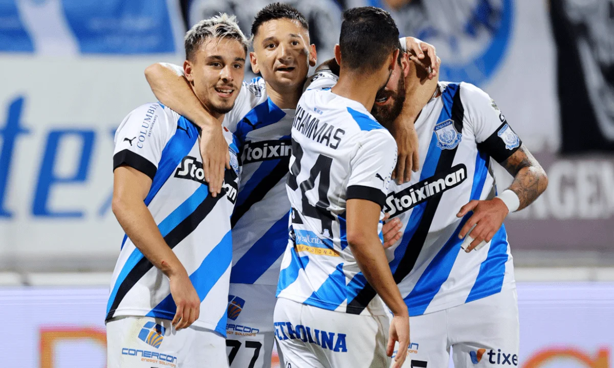 Stoiximan Super League νέα (15/1): Ανακοίνωσαν μεταγραφές Κηφισιά και ΟΦΗ, παλεύει να κάνει την πρώτη του ο ΠΑΣ Γιάννινα.