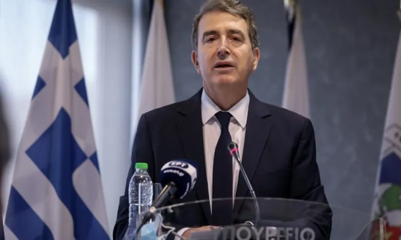 Σοκ στη διαιτησία: Ας πάει ο κ. Χρυσοχοϊδης στο γήπεδο με τα παιδιά του! Μπορεί να χρειαστεί και να σφυρίξει, αν πάθει τίποτα ο διαιτητής!