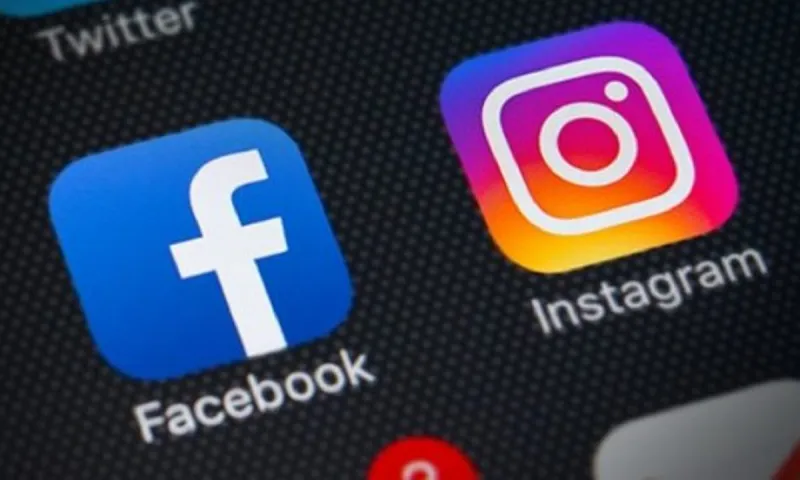 Facebook-Instagram: «Έπεσαν» ταυτόχρονα οι δύο πλατφόρμες - Τεράστια προβλήματα στους χρήστες