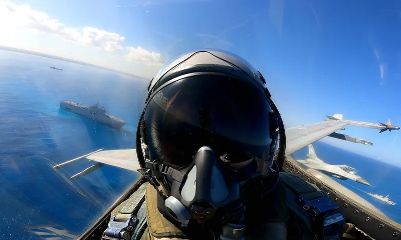 Τι θέλουν τουρκικά F-16 στην Ανδραβίδα;