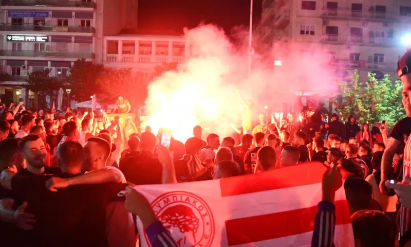 Θύρα 7 : ΖΗΣΑΜΕ το όνειρο τρελό!