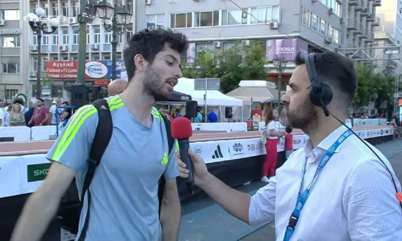 «Χαμπάρι» δεν πήρε ο Μίλτος Τεντόγλου για το σπασμένο καρφί: «Δεν τραυματίζομαι εγώ»