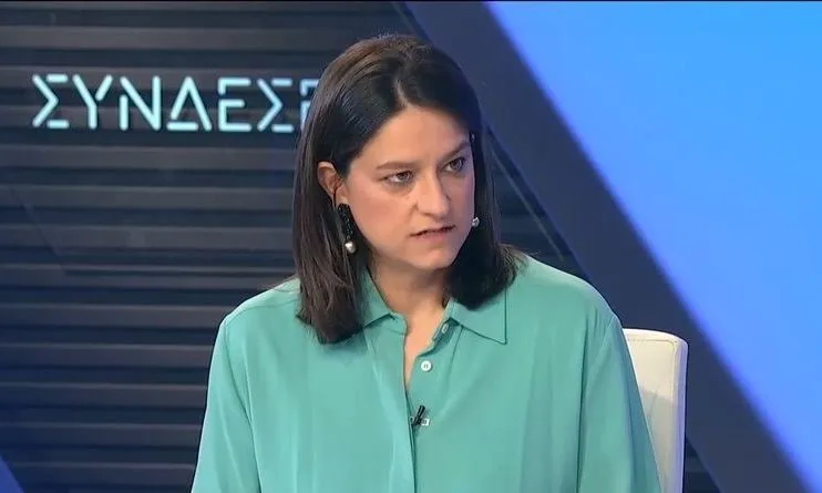 Είναι απίστευτοι: Η χώρα διασύρεται διεθνώς για τα εργασιακά και η Κεραμέως λέει ότι δεν είναι 6ήμερη η εργασία, αλλά 5+1!