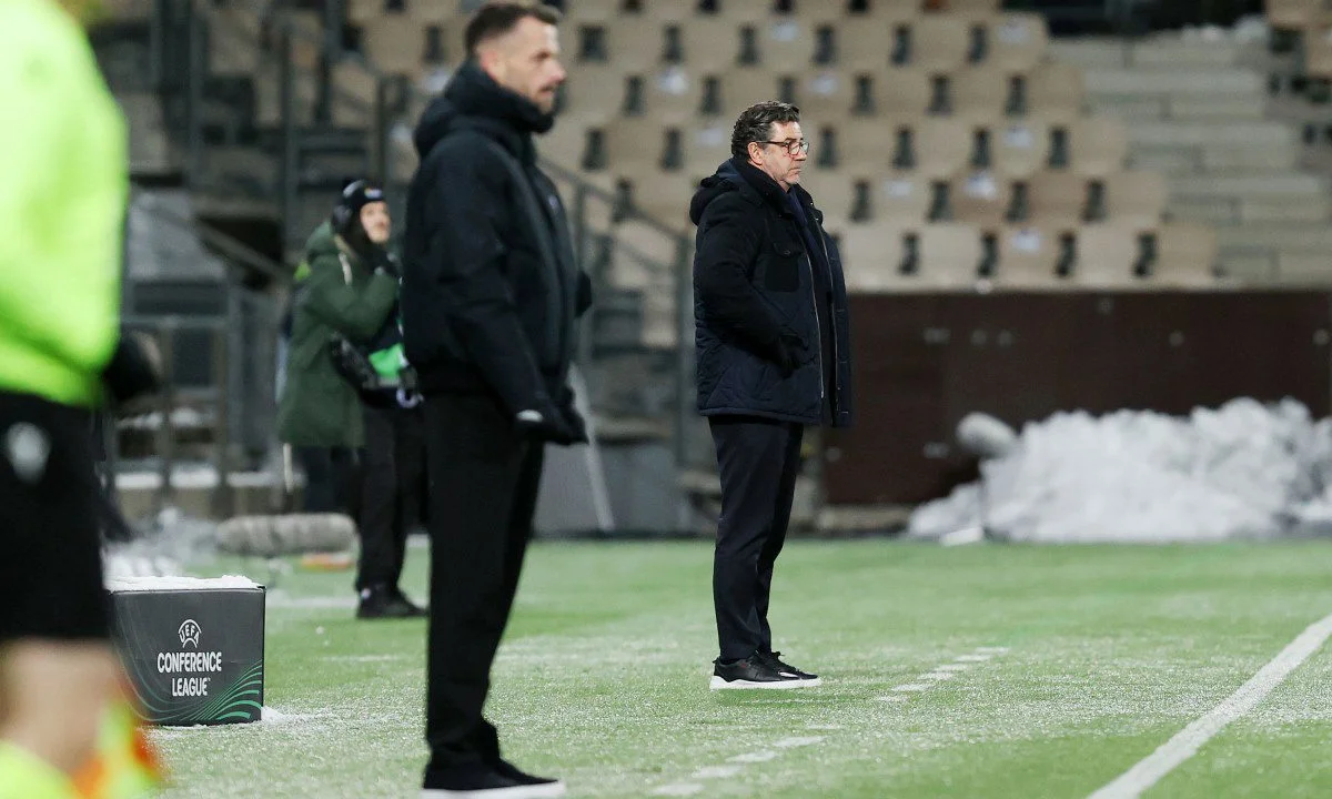 Όχι μόνο ο Ρουί Βιτόρια παίζει πόκερ με τα μισά φύλλα στο χέρι, αλλά τα αλλάζει και όλη την ώρα με όσα κάνει στον Παναθηναϊκό.