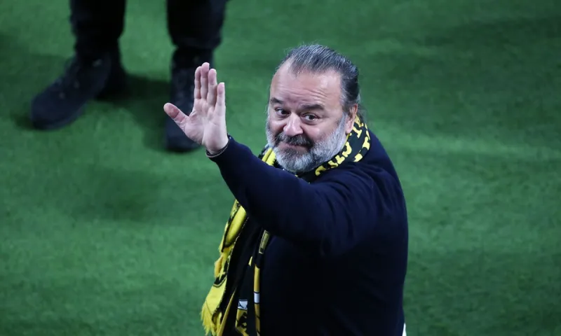 Ο Ηλιόπουλος δίνει 200 χιλιάρικα πριμ στην Εθνική ομάδα