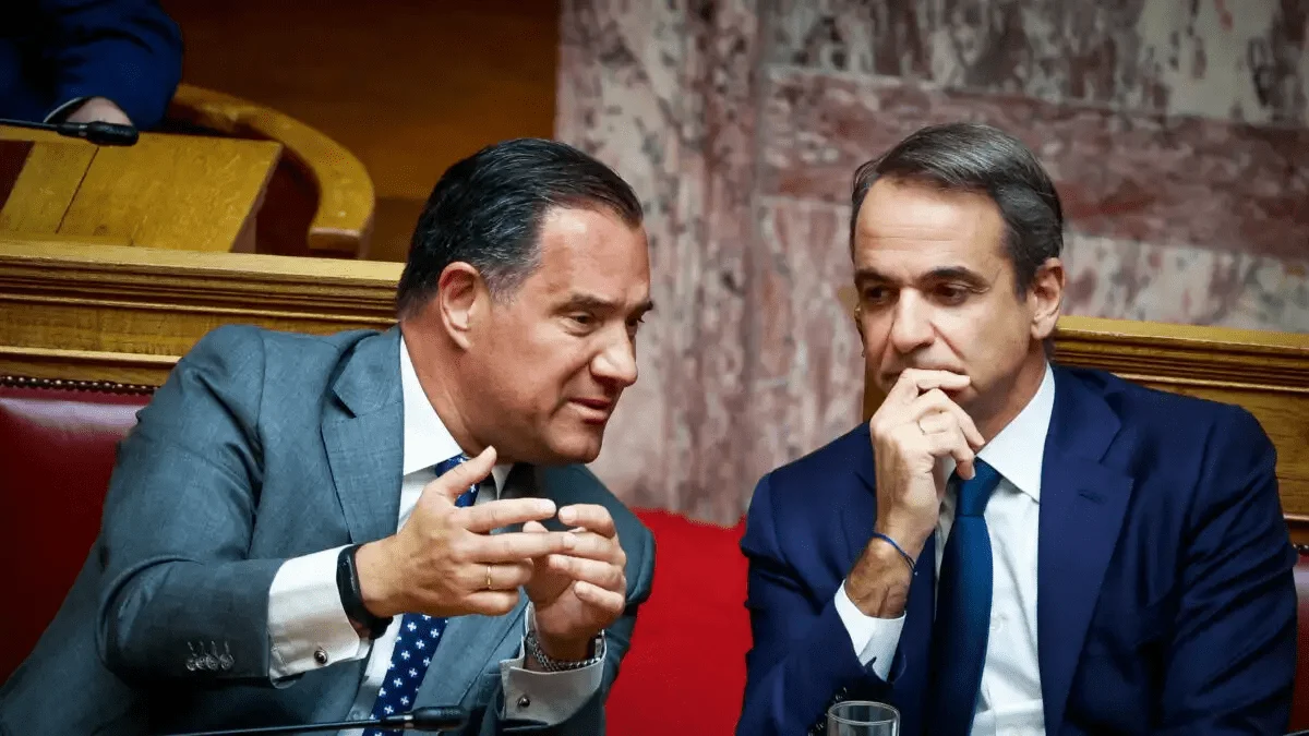Από εκεί που ο Άδωνις Γεωργιάδης χτυπούσε... κάρτα στα κανάλια καθημερινά, ξαφνικά κάνει αποχή από τις τηλεοπτικές εμφανίσεις.
