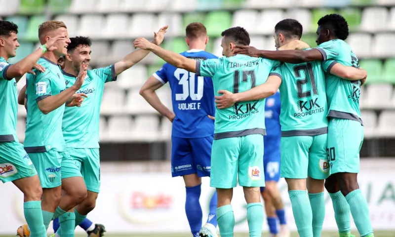 Λεβαδειακός - Πανσερραϊκός 3-0: Για τα πλέι άουτ είναι... Μπαρτσελόνα! (vid)