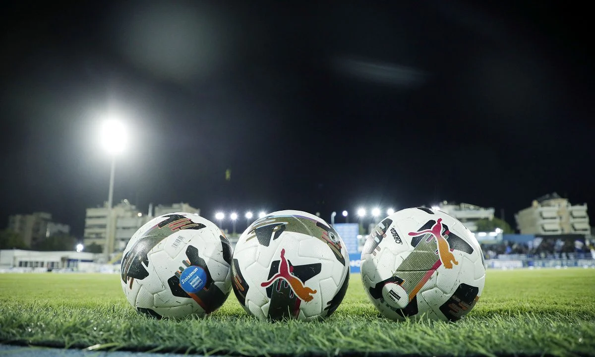 Απίστευτα πράγματα σε παιχνίδι των play out της Super League! Aπό τα παρακάλια στους τσαμπουκάδες, ένα ημίχρονο δρόμος!