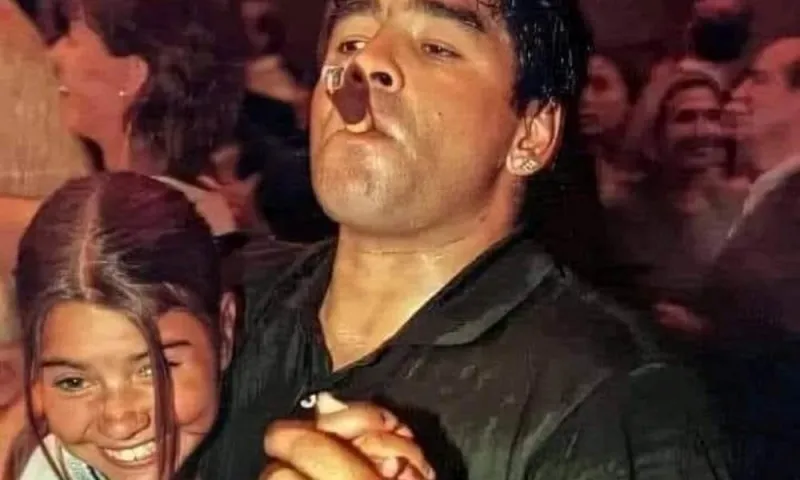 Ο Μαραντόνα σταμάτησε τον χορό, άρπαξε ένα παιδί από τον δρόμο και φώναξε στον Φιντέλ: «Αυτό είναι η επανάσταση;»