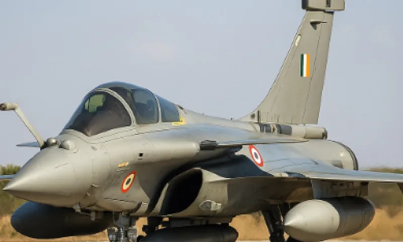Rafale υπό πίεση: Όταν ο ανταγωνισμός ΗΠΑ–Γαλλίας συναντά το αφήγημα του Πακιστάν