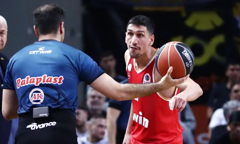 Αυτός είναι ο Γιαννούλης Λαρεντζάκης…