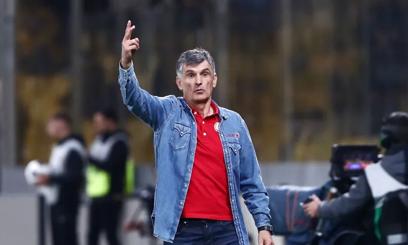 Μόνο ο Μεντιλιμπαρ τον είχε καταλάβει ότι δεν θα παίξει αν και υπόλοιποι του τον παρουσίαζαν κάτι σαν... Μεσσία