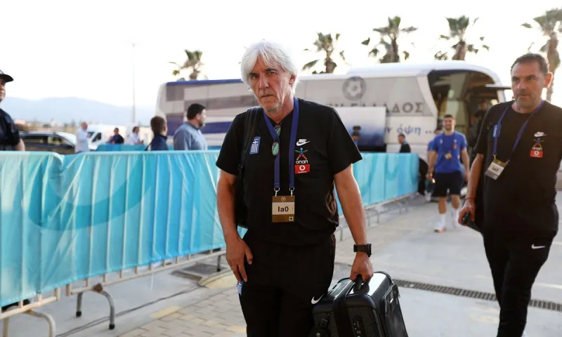 Ιβάν Γιοβάνοβιτς: Πρέπει να διαλέξει έναν από τους δύο, μεγάλη η πρόκληση, τι θα κάνει