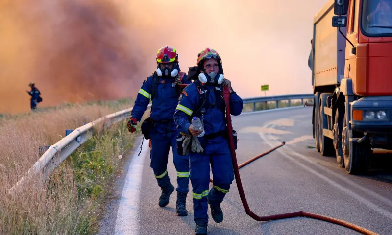 Στις φλόγες οι Κάτω Ασίτες – Συναγερμός στην Κρήτη, επιχειρούν ελικόπτερα και ισχυρές πυροσβεστικές δυνάμεις