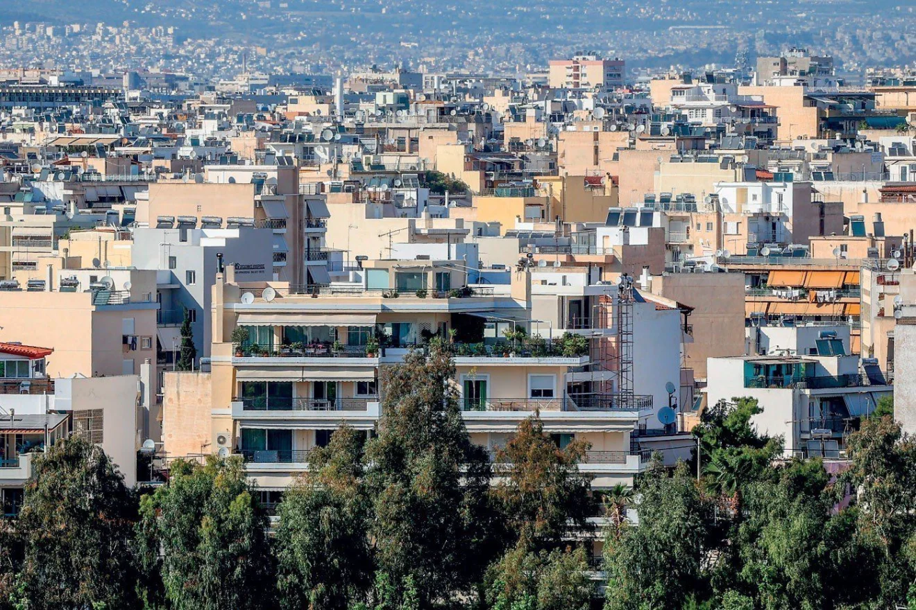 Τράπεζα της Ελλάδος: Πρωταθλήτρια η Ελλάδα στη στεγαστική κρίση - Οι τιμές των ενοικίων καλπάζουν ενώ οι μισθοί έχουν μείνει πάρα πολύ πίσω.