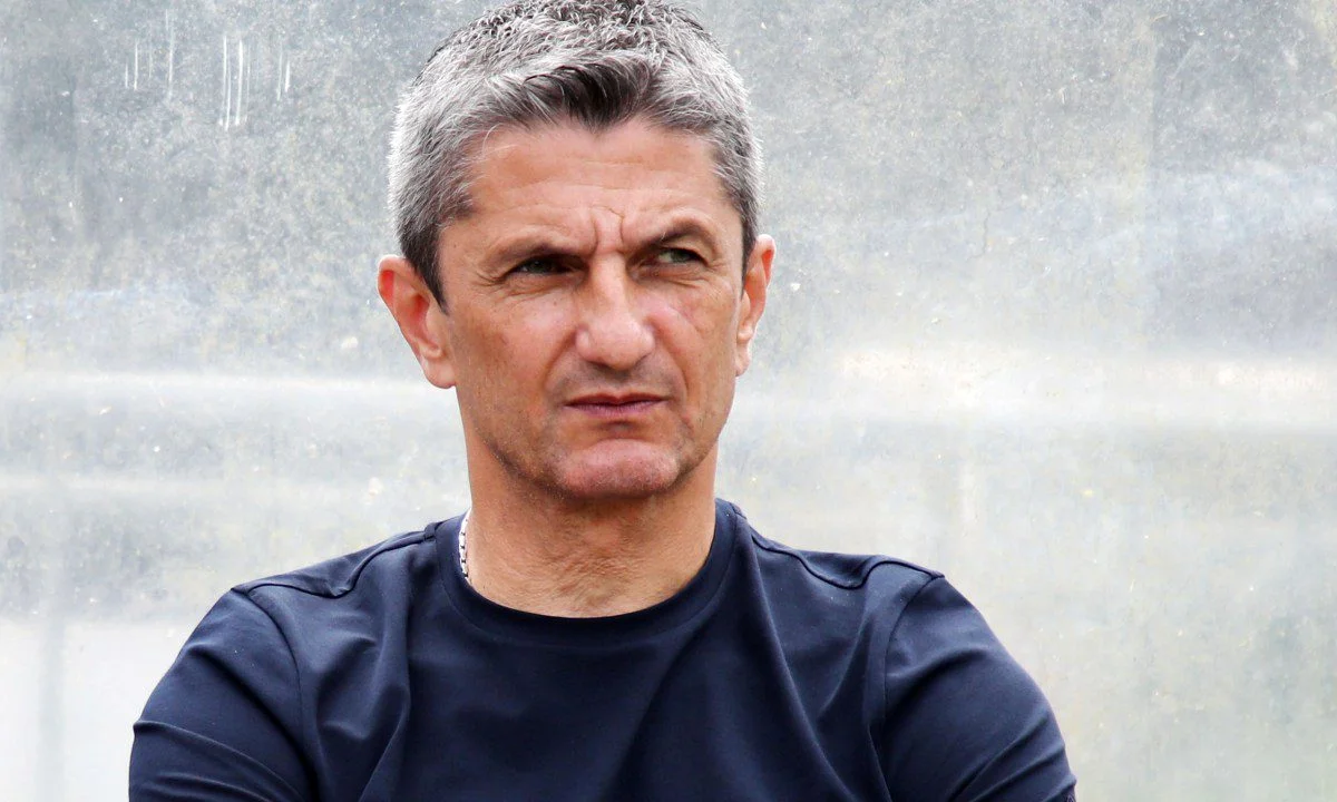 Δύσκολη και περίεργη η σεζόν που ξεκινά για τον ΠΑΟΚ, βασική σταθερά ο Ραζβάν Λουτσέσκου… Σημαντικό που τον έχει.