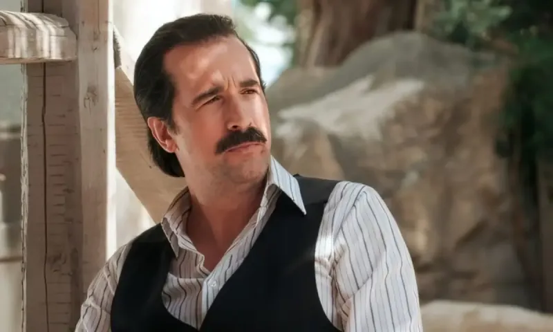 Grand Hotel: Βγαίνει από τη φυλακή ο Χαραλάμπης