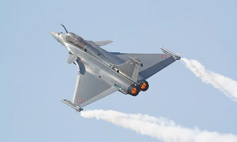 Ινδία και Dassault σε ιστορική συμφωνία για παραγγελία ρεκόρ Rafale