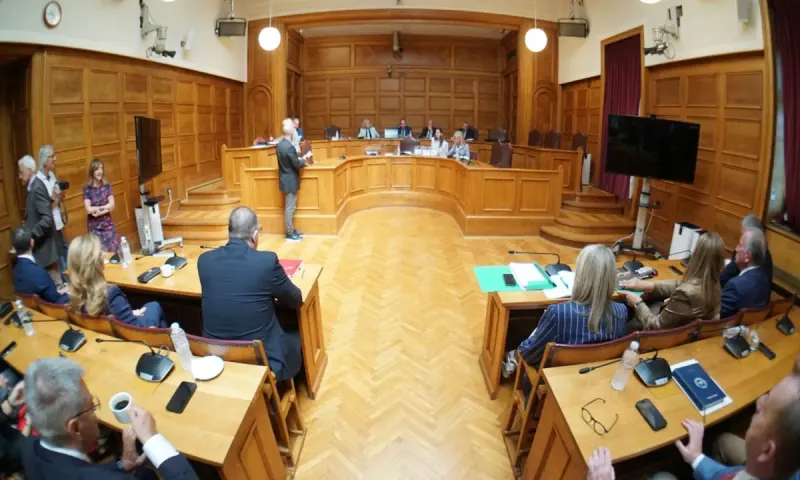 Σκάνδαλο ΟΠΕΚΕΠΕ: Παρωδία η λίστα των μαρτύρων της ΝΔ για την Εξεταστική – Αφήνουν έξω Μητσοτάκη – Μυλωνάκη