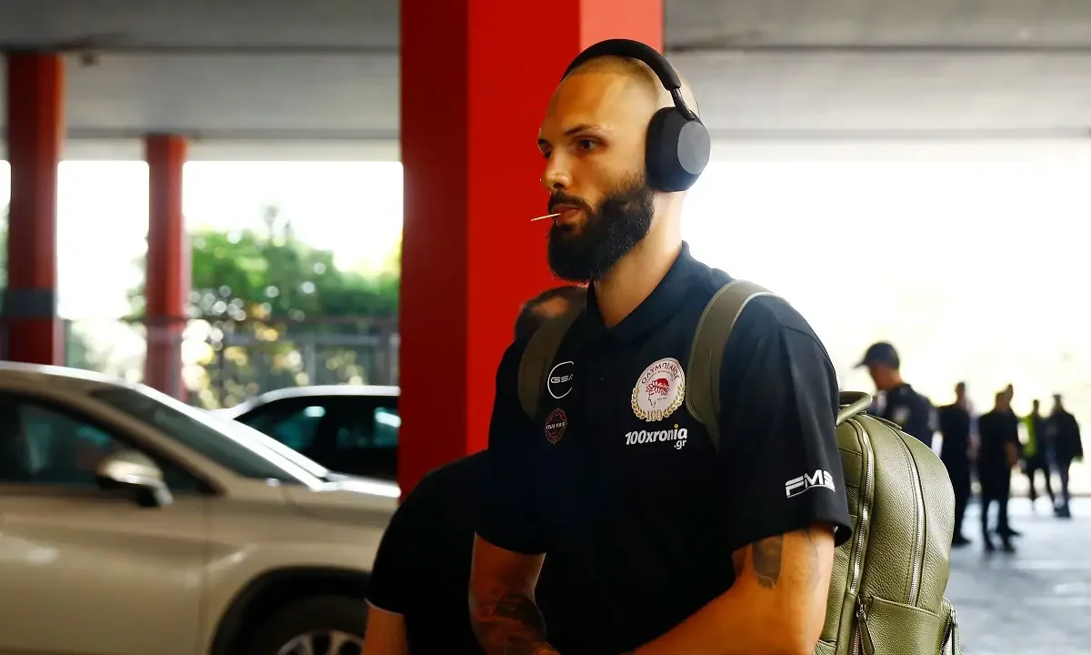 Επικός Εβάν Φουρνιέ, που είπε πρώην συμπαίκτη του Σβαρτσενέγκερ, επειδή όπως... τόνισε έκοψε το γαλακτομπούρεκο