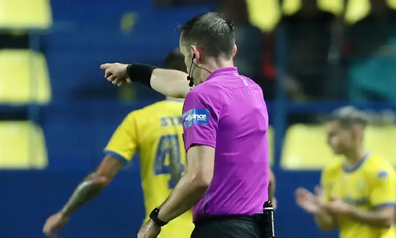 Διαιτησία: Δεν υπάρχει πέναλτι στο Αγρίνιο! Ας λέει οτι θέλει η ΚΕΔ