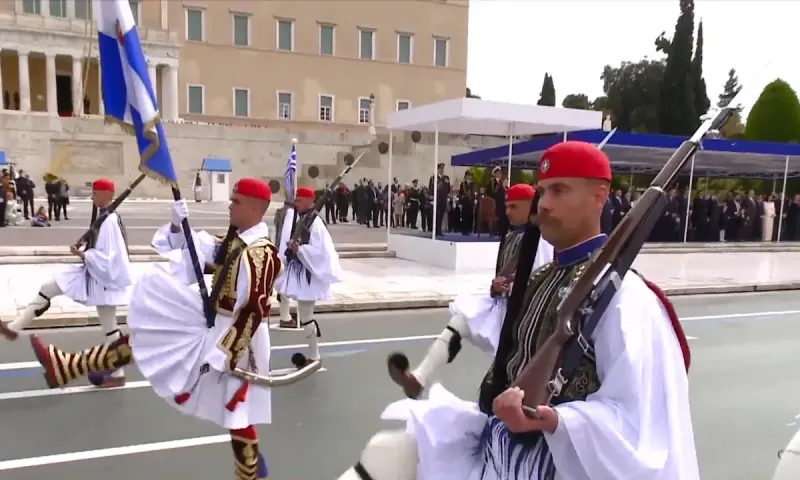 Συναγερμός στο Μαξίμου για τις παρελάσεις με φόντο τον Άγνωστο Στρατιώτη και τις κινητοποιήσεις πολιτών