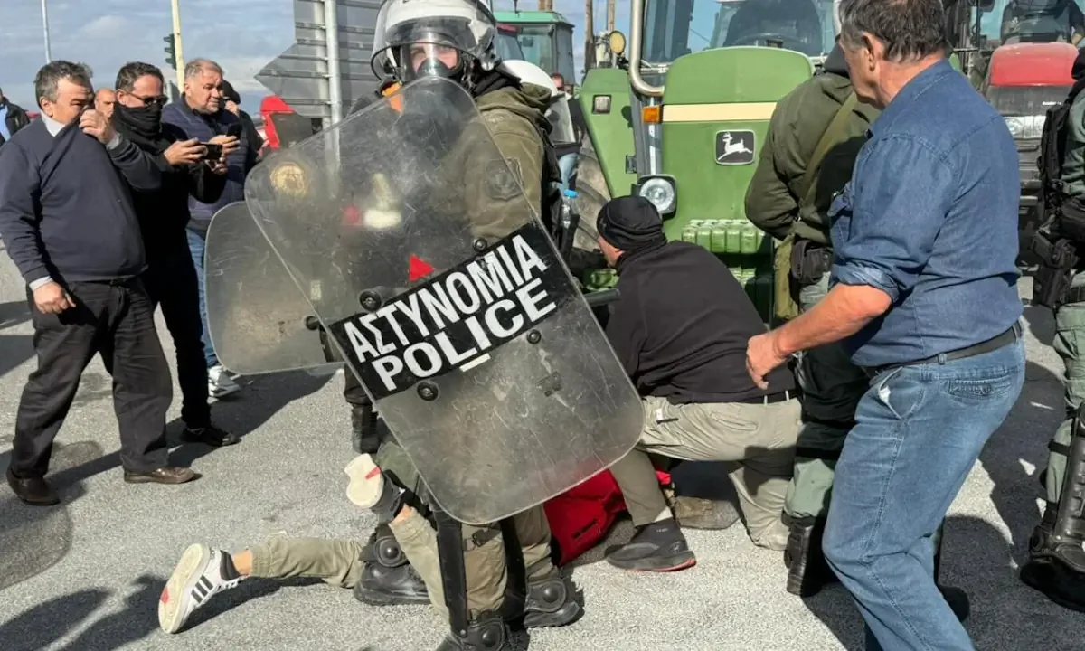 «Όχι στην καταστολή των αγροτών με ΜΑΤ και χημικά - Δεν θα δεχτούμε να γίνουμε η αιχμή του δόρατος απέναντι στην κοινωνία μας».
