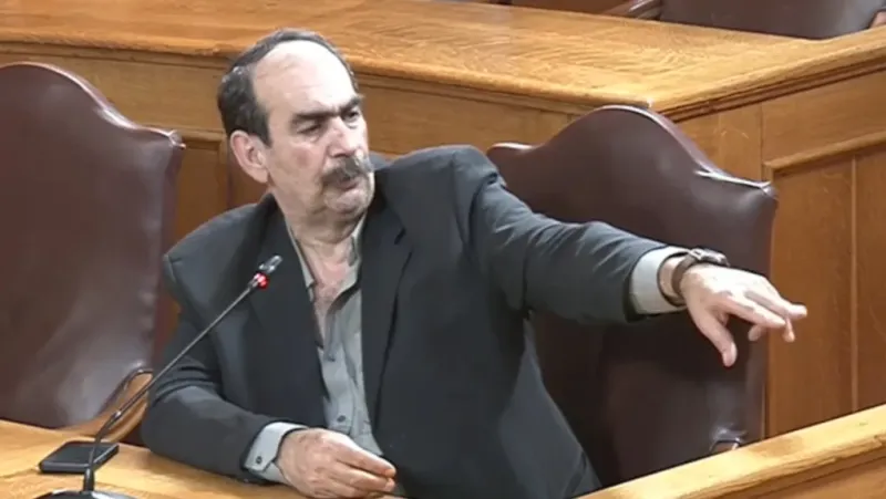 «Ο Φραπές έγινε λάτε μακιάτο ντεκάφ» - Πανζουρλισμός στο «Χ» με την παρωδία της Εξεταστικής - Γελοιοποιήθηκε πλήρως ο θεσμός