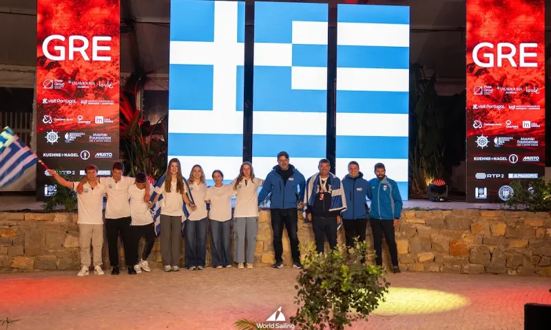 Πρεμιέρα στο παγκόσμιο πρωτάθλημα νέων της Πορτογαλίας με τη συμμετοχή 7 Ελλήνων ιστιοπλόων