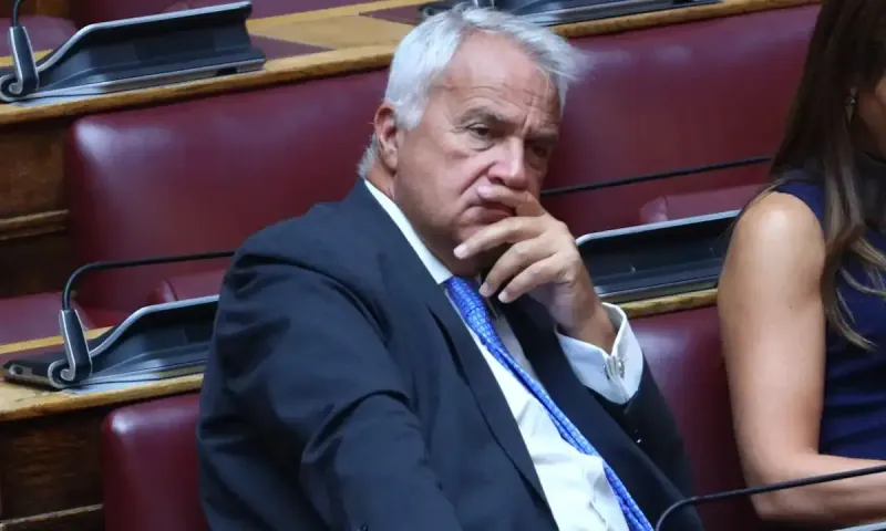 Βγαίνει και από πάνω ο Βορίδης απειλώντας τους αγρότες: «Με το “δεν μιλάω” στο τέλος δεν θα πάρει κανείς τίποτα»