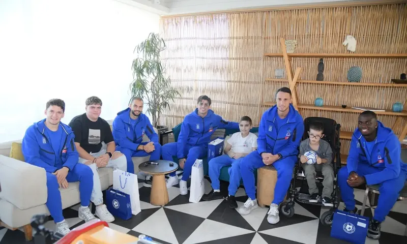 Τζόλης, Τετέι, Ρότα και Χατζηδιάκος έκαναν έκπληξη σε τρία παιδιά από το Make-A-Wish Ελλάδος (vid.) – Ο ΟΠΑΠ, Χρυσός Χορηγός της Εθνικής, προσέφερε μία αξέχαστη εμπειρία στα παιδιά