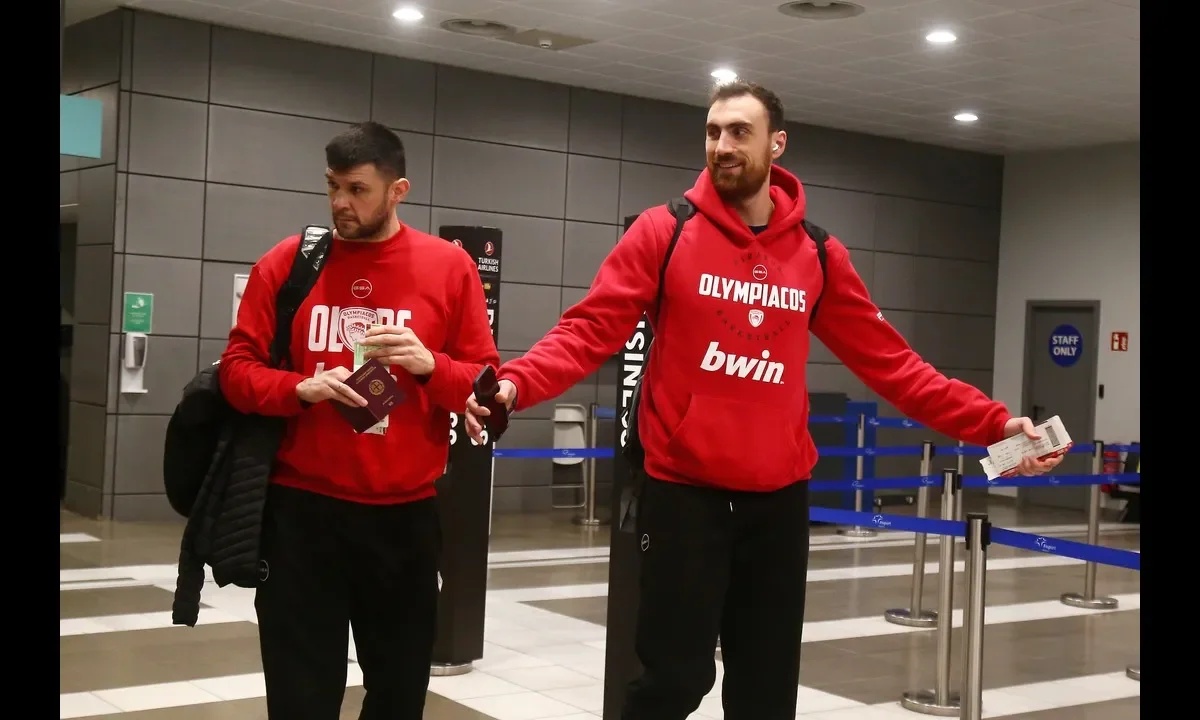 Φενέρμπαχτσε - Ολυμπιακός συγκρούονται στη Euroleague σε μεγάλο ντέρμπι, με στόχο τη νίκη και σημαντικό βαθμολογικό πλεονέκτημα.