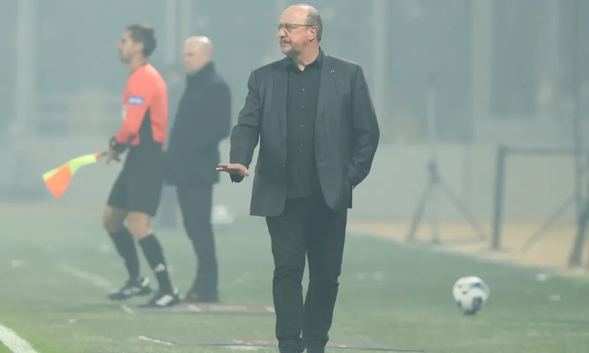 Μια μελαγχολία πρέπει να τη… τσίμπησε ο Αντίνο, βλέποντας από ψηλά να «τρώει» τέσσερα από την ΑΕΚ ο Παναθηναϊκός!