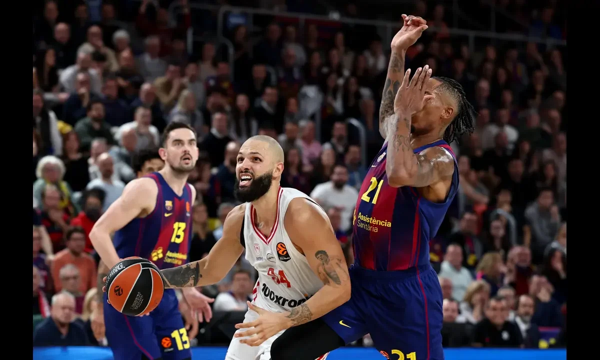 Ολυμπιακός - Μπαρτσελόνα σε μεγάλο ματς EuroLeague, με ένταση, ποιότητα και λεπτομέρειες που μπορούν να κρίνουν τη βραδιά.