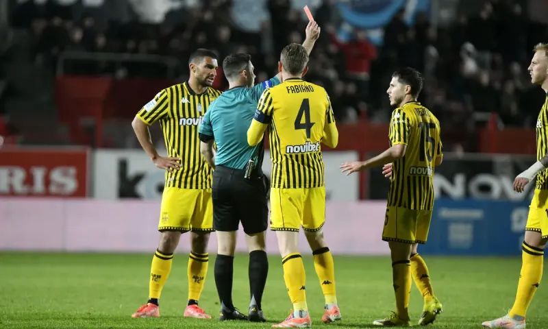 Πανσερραϊκός - Άρης 0-0: Ο Τεχέρο τον άφησε με 10, αλλά ο Αθανασιάδης έπαιζε για... τρεις!