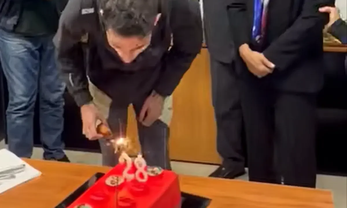 tentoglou lego tourta gennethlia oaka