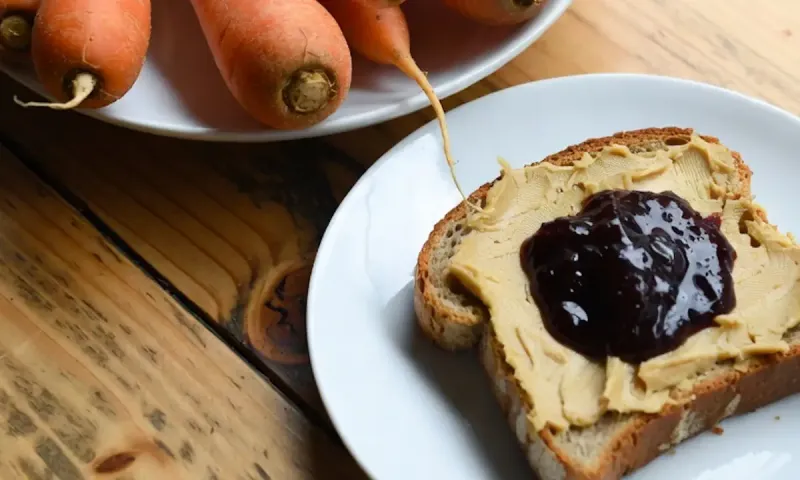 Νηστίσιμα σνακ που σου κόβουν την πείνα για κάθε ώρα της ημέρας