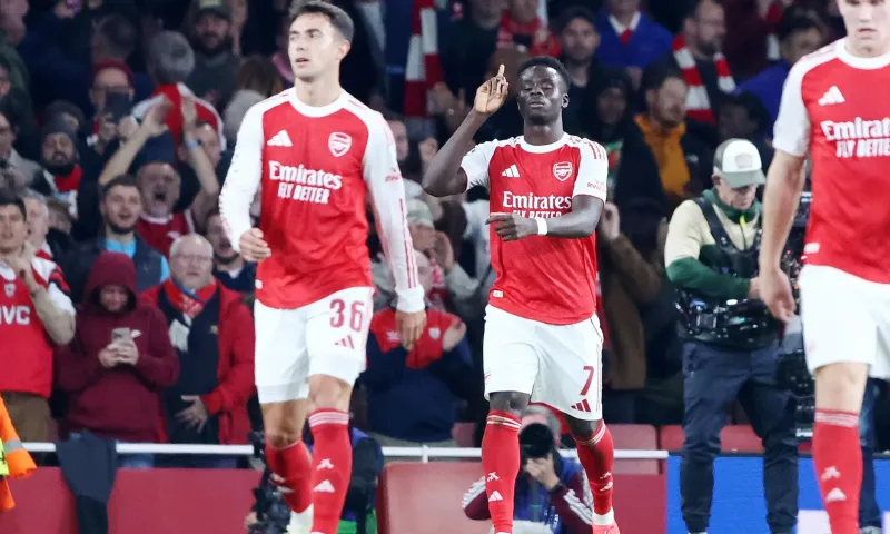 H Άρσεναλ συνεχίζει αήττητη στο Champions League